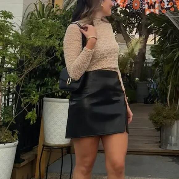 Line & Dot Beige Floral Lace Mockneck Top XS Bodycon Romantic Cocktail Nude $90 - Picture 9 of 10